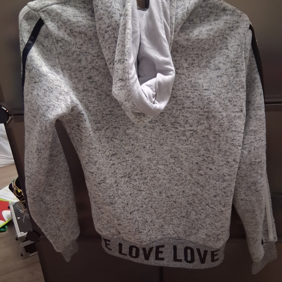 New Look Gray Kids Jacket with Love Emblem - Picture 3 of 4